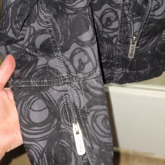 Bench Jacket - Picture 2 of 7